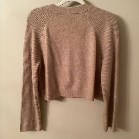 TAHARI SIZE LARGE CROPPED BUTTON FRONT CARDIGAN SWEATER - Picture 3 of 7